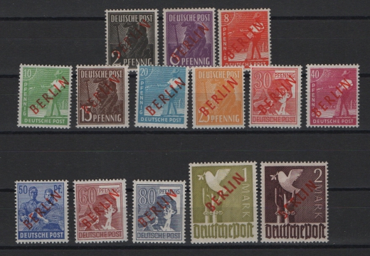 Berlin, 1949, Mi.- Nrn.: 21- 34, Der Rot- Aufdruck- Satz, **, kpl. Satz, mit Fotoattest Schlegel BPP: e+e! Luxussatz!